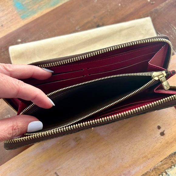 Louis Vuitton Clemence fushcia wallet. NWOT - Picture 3 of 4
